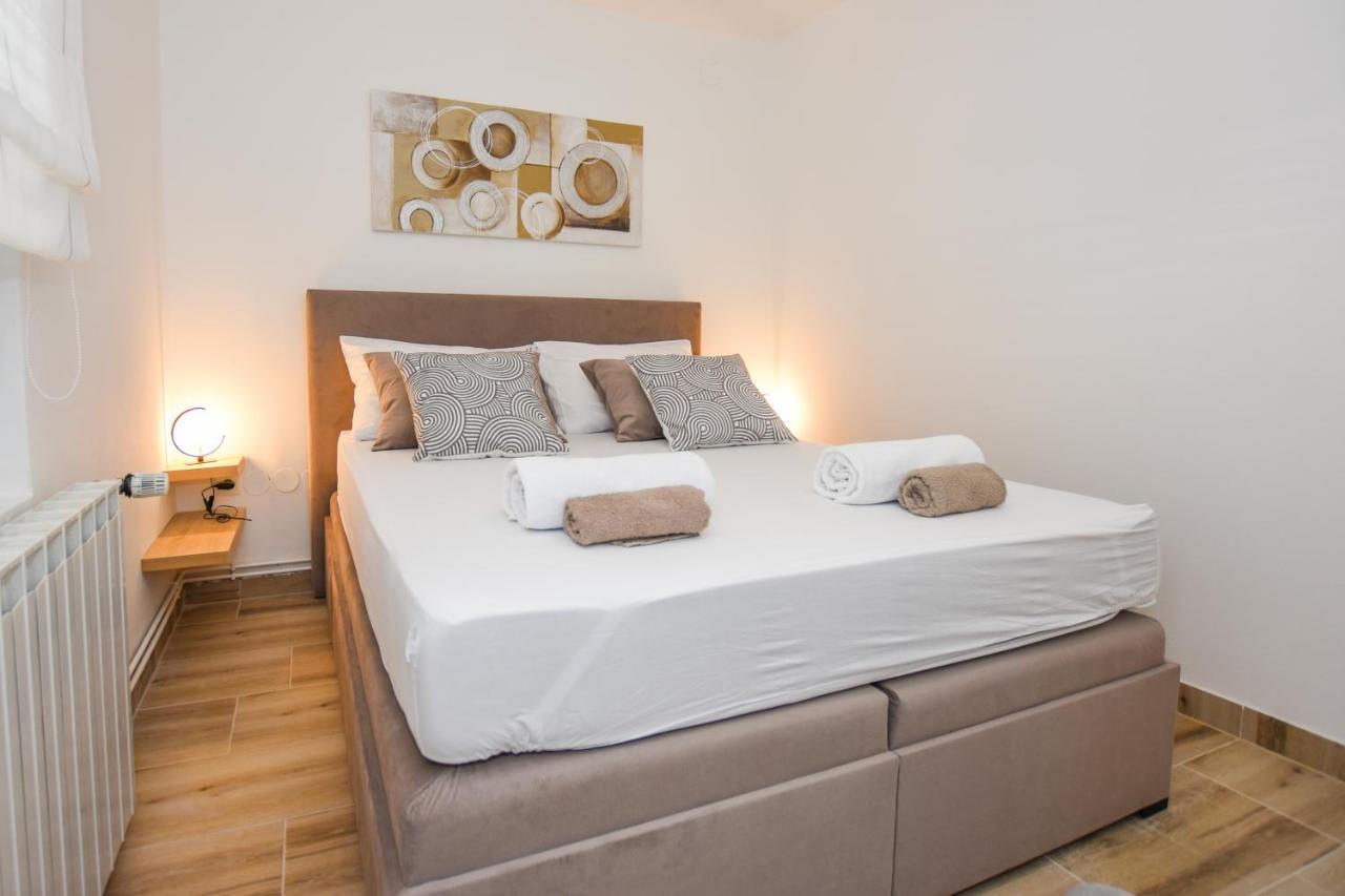 Apartmani Plazibat Мандре Экстерьер фото