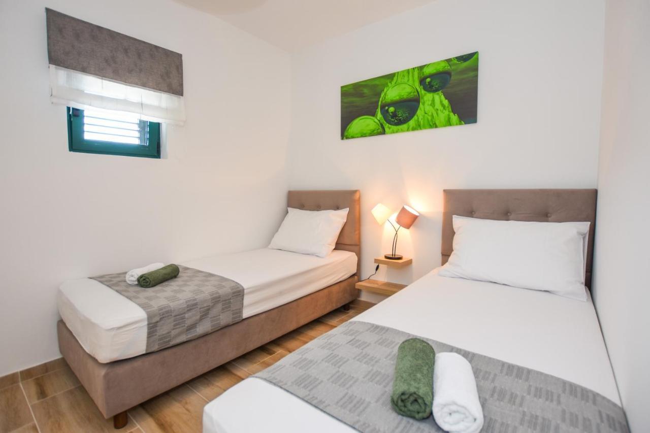 Apartmani Plazibat Мандре Экстерьер фото