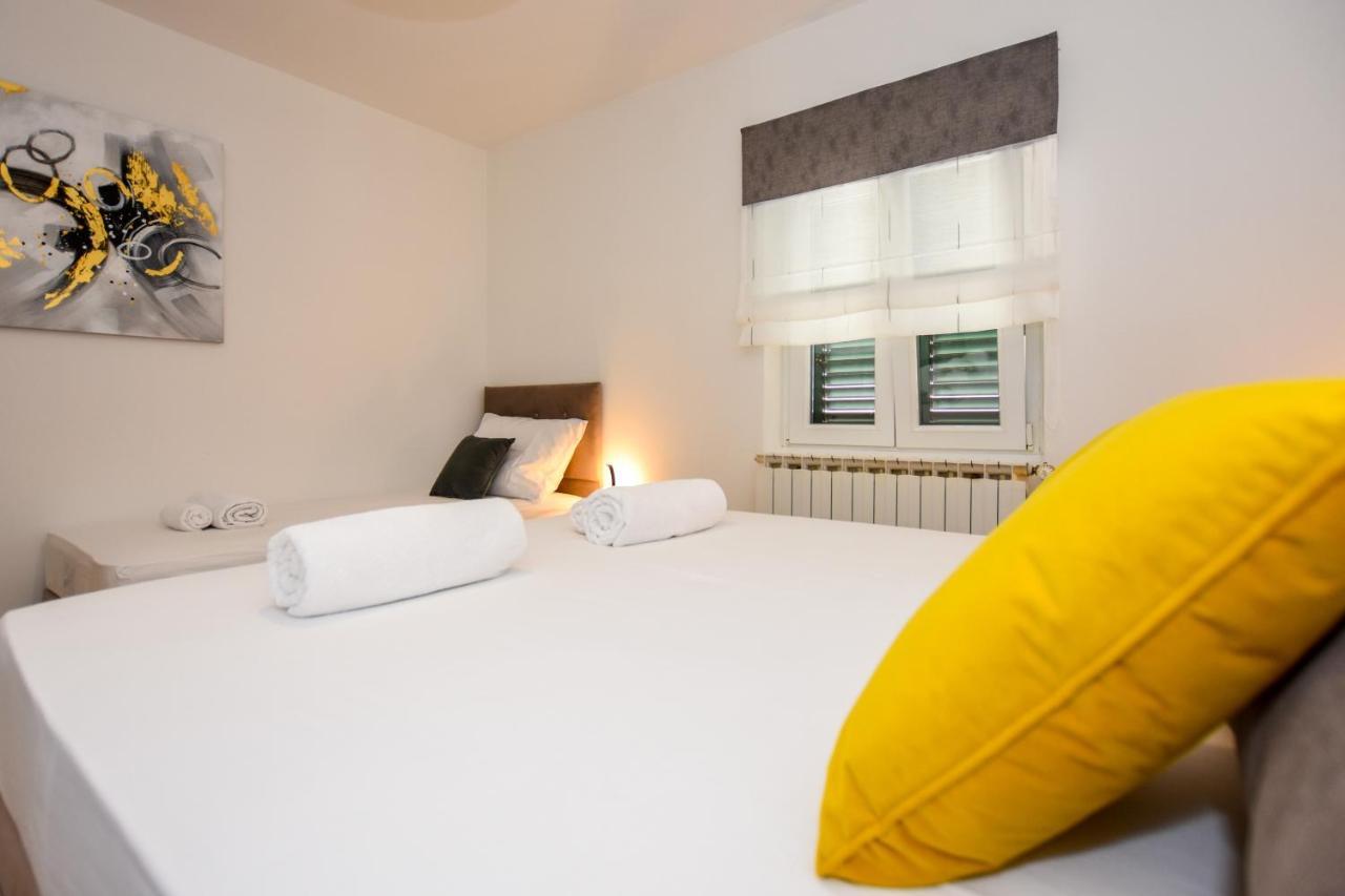 Apartmani Plazibat Мандре Экстерьер фото